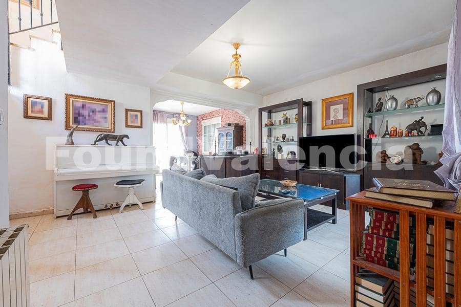 4 makuuhuone Huvila myytävänä paikassa L'Eliana - 550 000 € (Ref: 9772783)