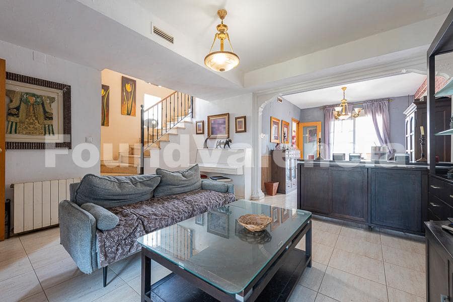 4 makuuhuone Huvila myytävänä paikassa L'Eliana - 550 000 € (Ref: 9772783)