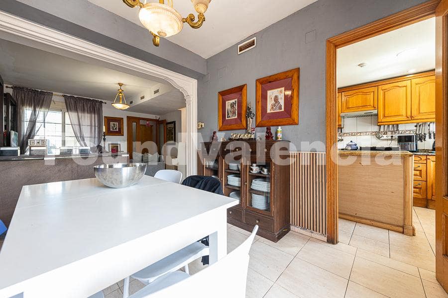 4 makuuhuone Huvila myytävänä paikassa L'Eliana - 550 000 € (Ref: 9772783)