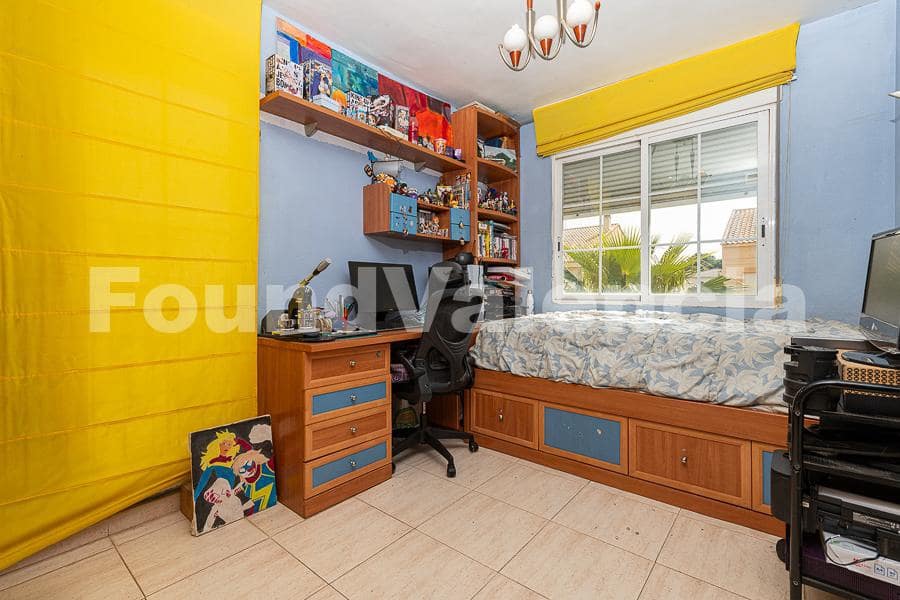 4 makuuhuone Huvila myytävänä paikassa L'Eliana - 550 000 € (Ref: 9772783)