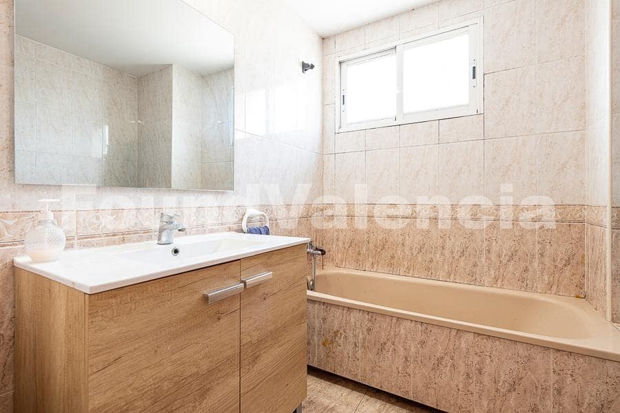 4 makuuhuone Huvila myytävänä paikassa L'Eliana - 550 000 € (Ref: 9772783)