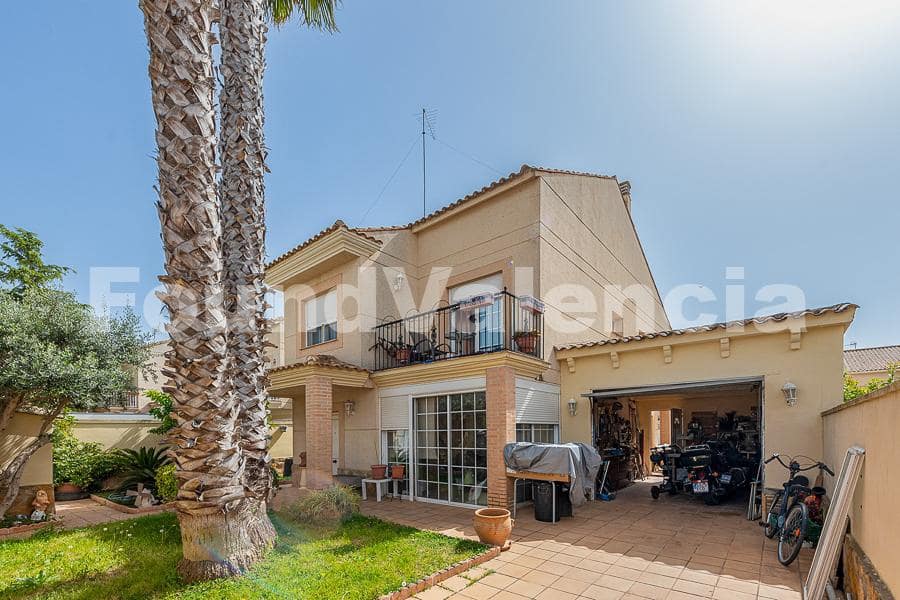 4 makuuhuone Huvila myytävänä paikassa L'Eliana - 550 000 € (Ref: 9772783)