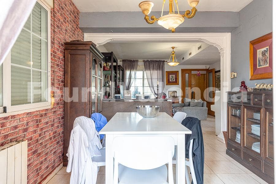 4 makuuhuone Huvila myytävänä paikassa L'Eliana - 550 000 € (Ref: 9772783)