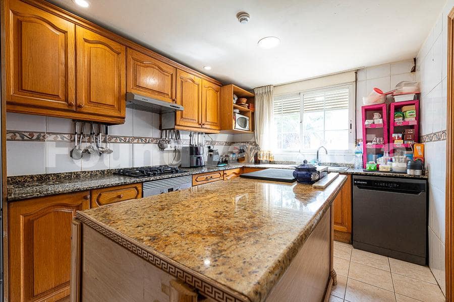 4 makuuhuone Huvila myytävänä paikassa L'Eliana - 550 000 € (Ref: 9772783)