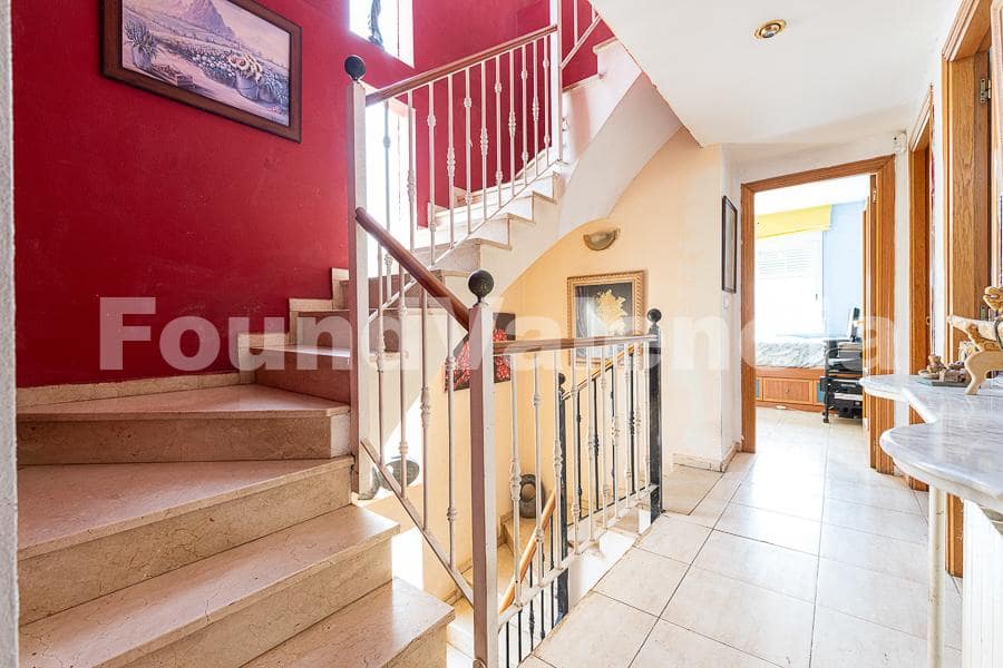 4 makuuhuone Huvila myytävänä paikassa L'Eliana - 550 000 € (Ref: 9772783)