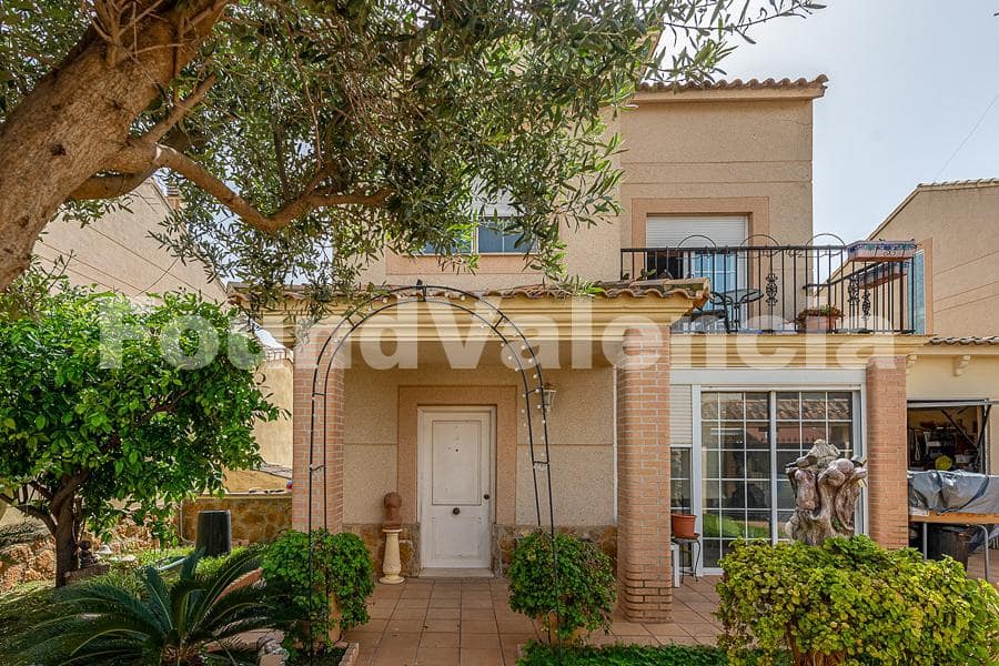 4 makuuhuone Huvila myytävänä paikassa L'Eliana - 550 000 € (Ref: 9772783)