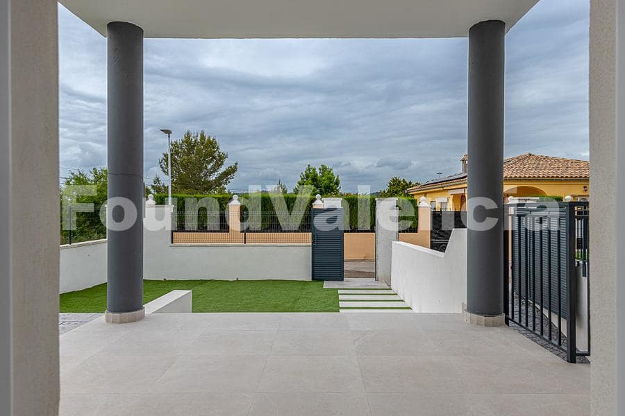 4 Zimmer Villa zu verkaufen in Montserrat - 439.000 € (Ref: 9811316)