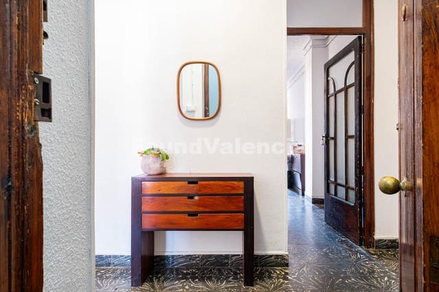 3 bedroom Apartment for sale in Valencia city - € 420,000 (Ref: 9815670)