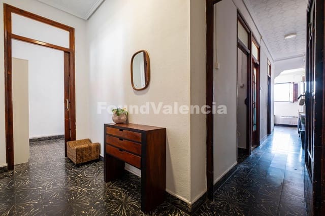 3 bedroom Apartment for sale in Valencia city - € 420,000 (Ref: 9815670)