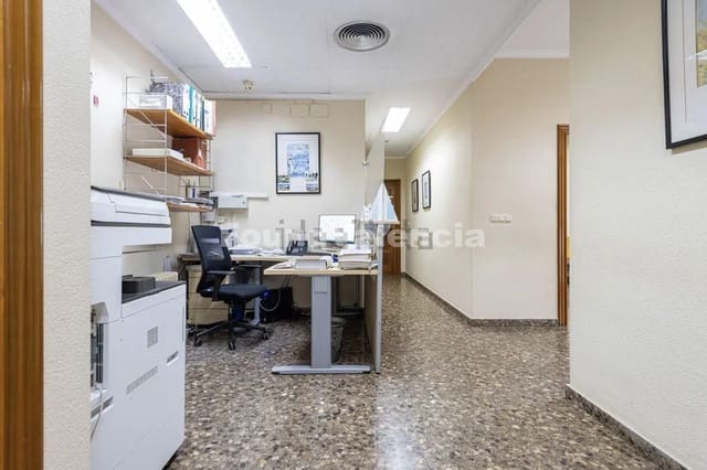 28 makuuhuone Toimisto myytävänä paikassa Moncada - 650 000 € (Ref: 9864733)