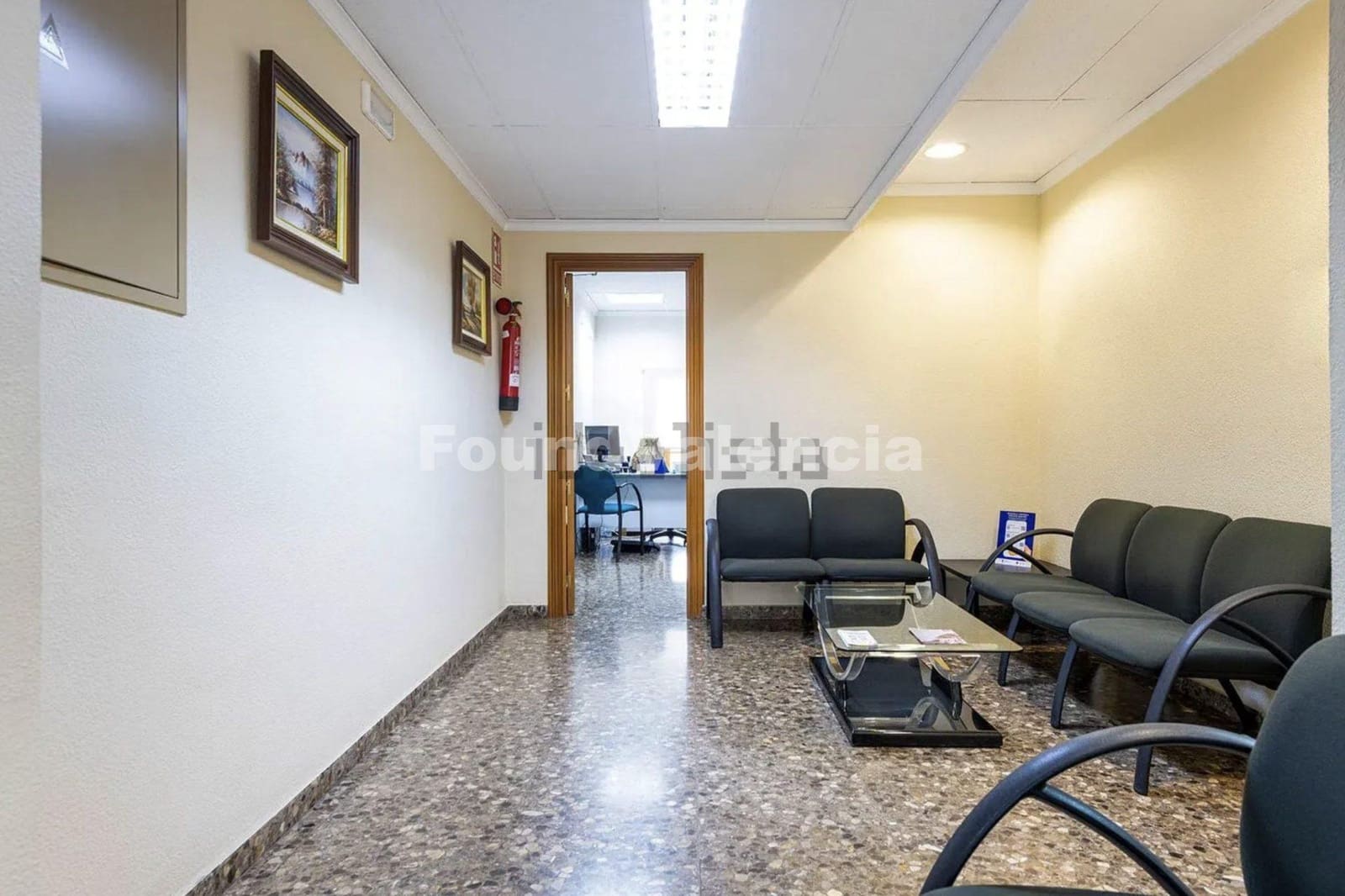 28 soverom Kontor til salgs i Moncada - € 650 000 (Ref: 9864733)