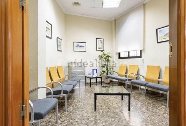 28 makuuhuone Toimisto myytävänä paikassa Moncada - 650 000 € (Ref: 9864733)