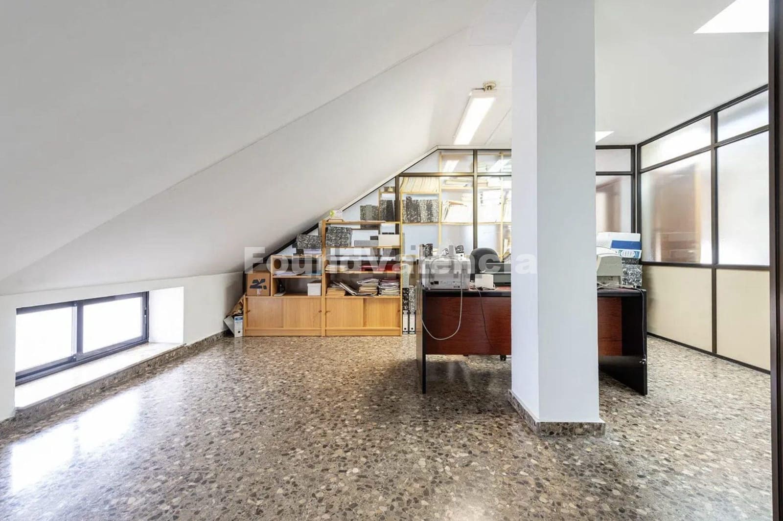 28 soverom Kontor til salgs i Moncada - € 650 000 (Ref: 9864733)