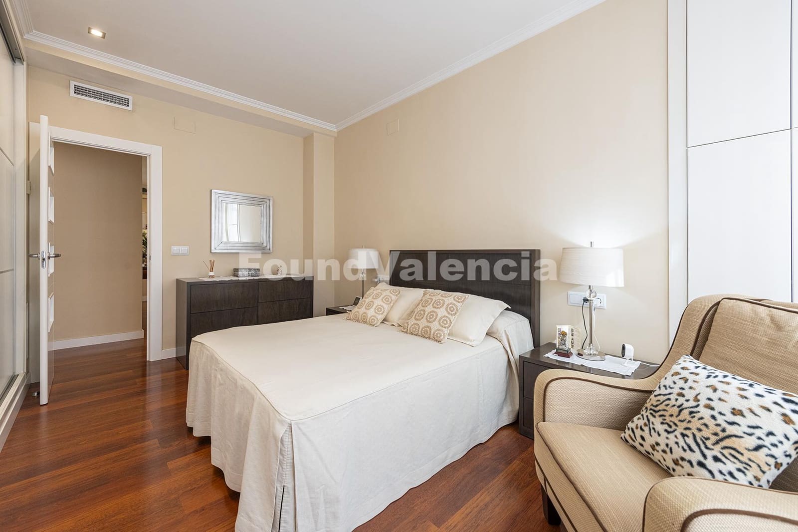 4 slaapkamer Appartement te koop in Valencia stad - € 850.000 (Ref: 9891809)