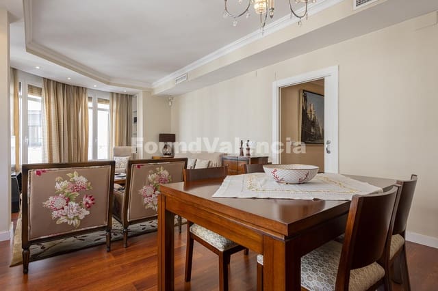 Apartamento de 4 habitaciones en València ciudad en venta - 850.000 € (Ref: 9891809)