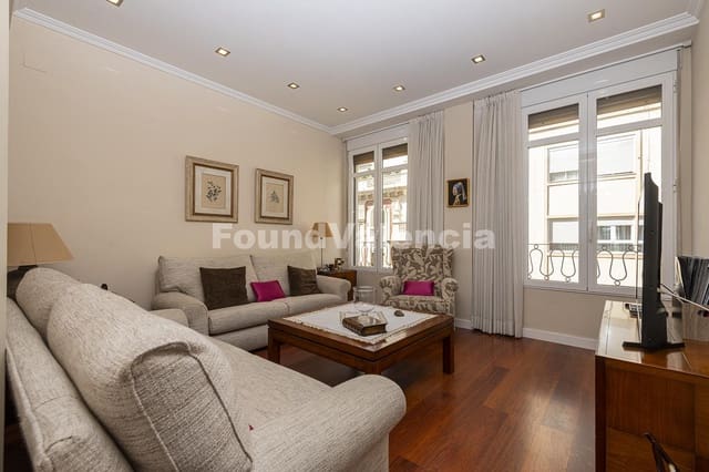 Apartamento de 4 habitaciones en València ciudad en venta - 850.000 € (Ref: 9891809)