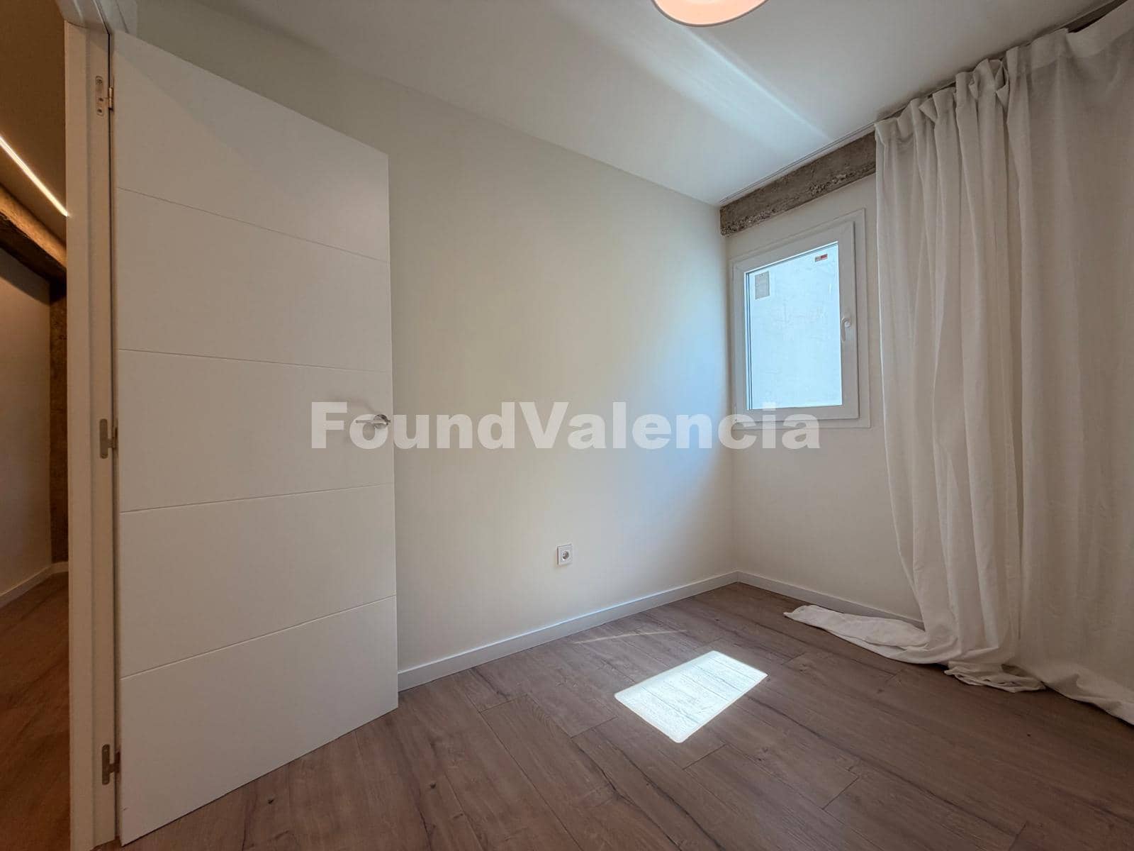 3 slaapkamer Appartement te koop in Valencia stad - € 400.000 (Ref: 9891811)