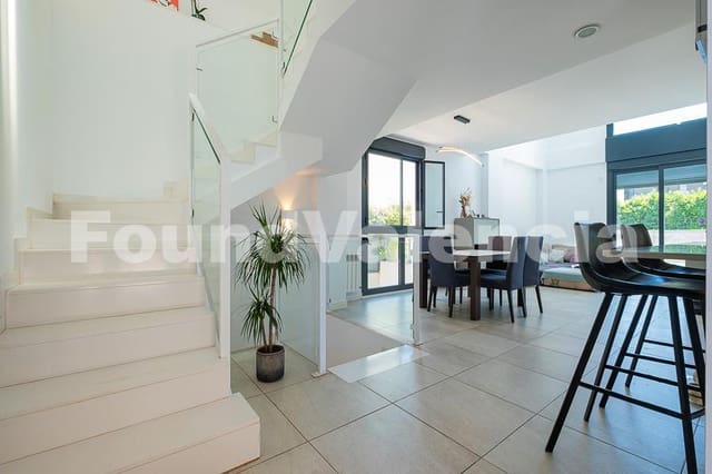 4 makuuhuone Huvila myytävänä paikassa Bétera - 790 000 € (Ref: 9903863)
