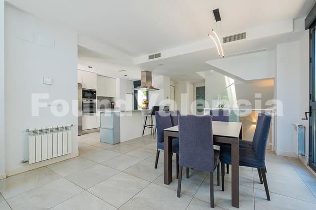 4 makuuhuone Huvila myytävänä paikassa Bétera - 790 000 € (Ref: 9903863)
