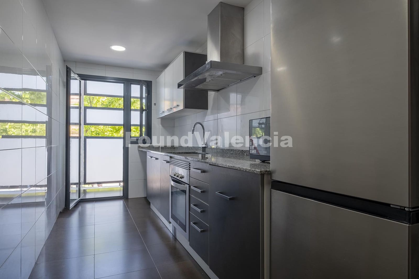 1 sypialnia Apartament na sprzedaż w Miasto Walencja - 230 000 € (Ref: 9903864)
