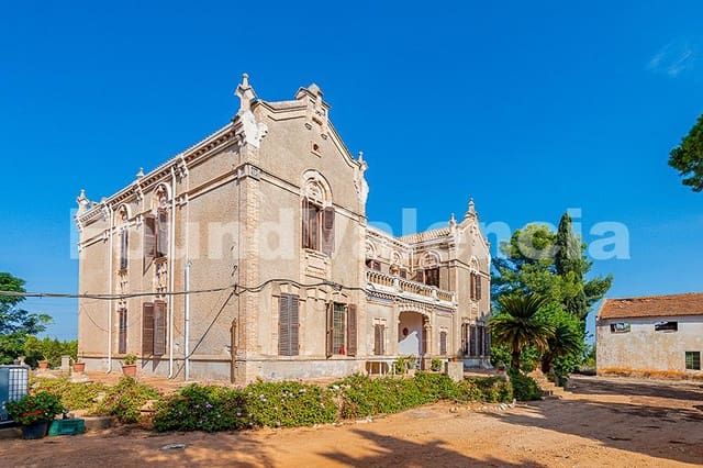 5 bedroom Villa for sale in Carcaixent - € 3,600,000 (Ref: 9910101)
