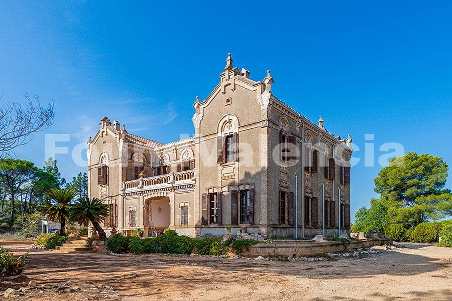 5 bedroom Villa for sale in Carcaixent - € 3,600,000 (Ref: 9910101)