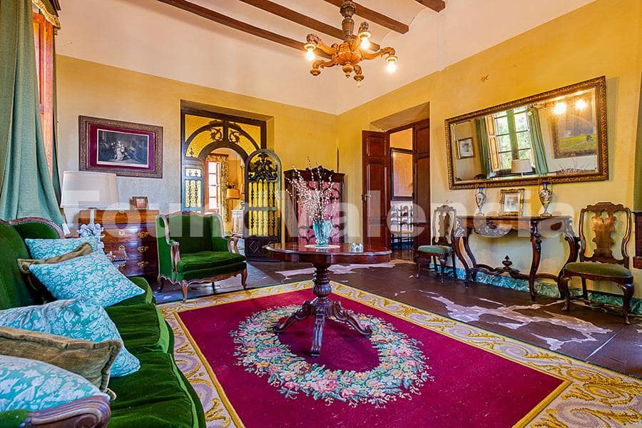 5 bedroom Villa for sale in Carcaixent - € 3,600,000 (Ref: 9910101)