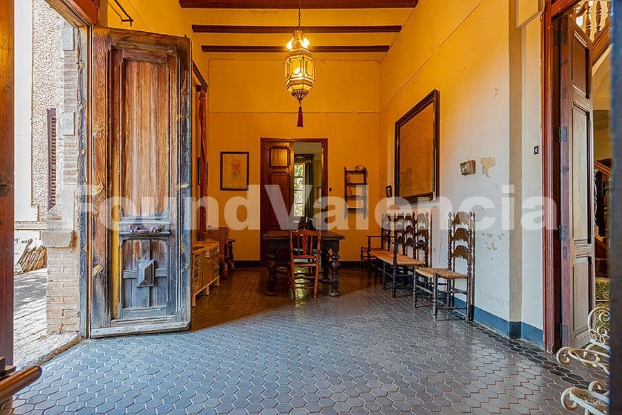 5 bedroom Villa for sale in Carcaixent - € 3,600,000 (Ref: 9910101)