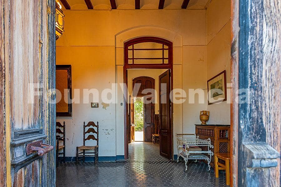 5 bedroom Villa for sale in Carcaixent - € 3,600,000 (Ref: 9910101)