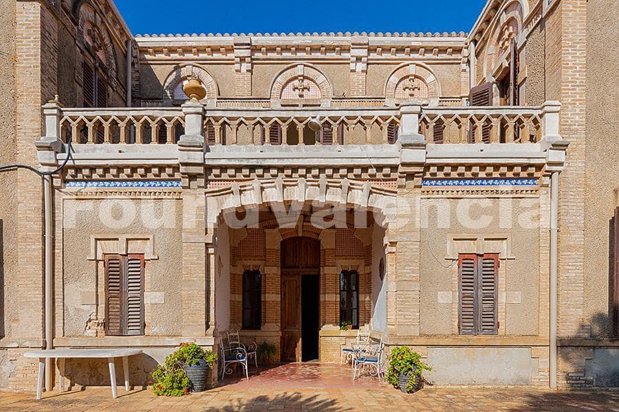 5 bedroom Villa for sale in Carcaixent - € 3,600,000 (Ref: 9910101)
