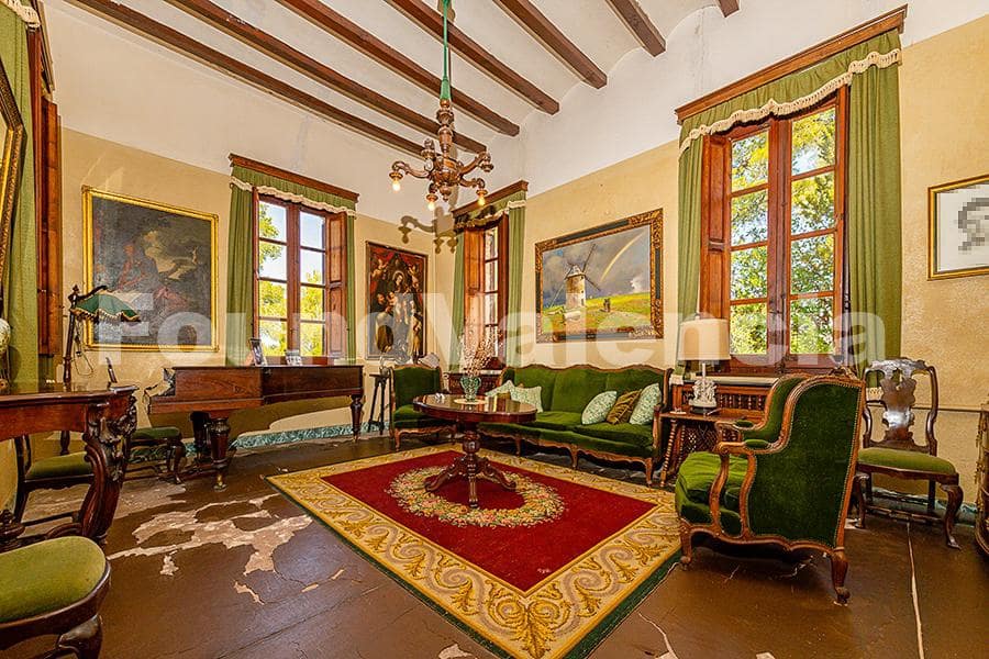 5 bedroom Villa for sale in Carcaixent - € 3,600,000 (Ref: 9910101)