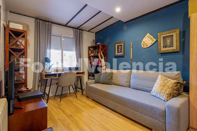 4 chambre Villa/Maison à vendre à La Pobla de Vallbona avec garage - 415 000 € (Ref: 9933656)