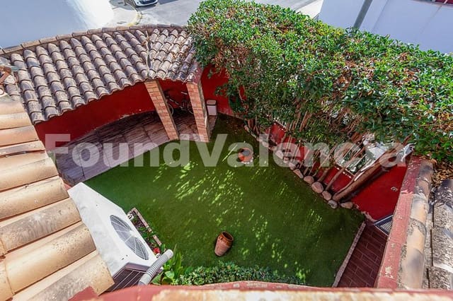 4 chambre Villa/Maison à vendre à La Pobla de Vallbona avec garage - 415 000 € (Ref: 9933656)