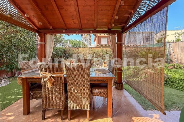 4 chambre Villa/Maison à vendre à La Pobla de Vallbona avec garage - 415 000 € (Ref: 9933656)