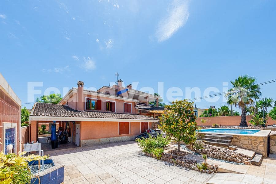 6 chambre Villa/Maison à vendre à Riba-roja de Turia avec piscine garage - 790 000 € (Ref: 9952006)