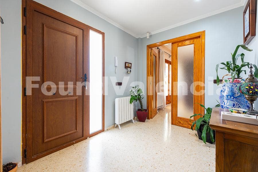 6 chambre Villa/Maison à vendre à Riba-roja de Turia avec piscine garage - 790 000 € (Ref: 9952006)