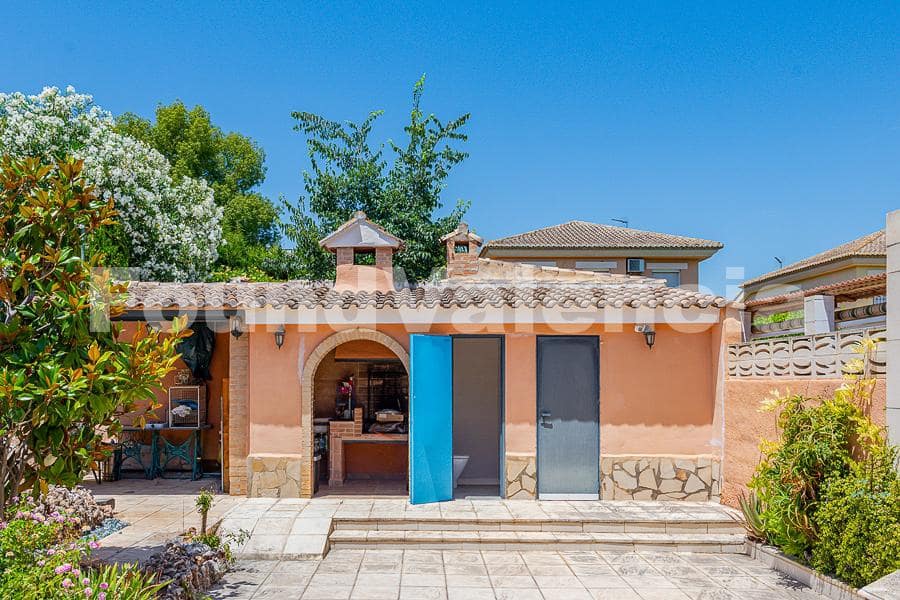 6 chambre Villa/Maison à vendre à Riba-roja de Turia avec piscine garage - 790 000 € (Ref: 9952006)