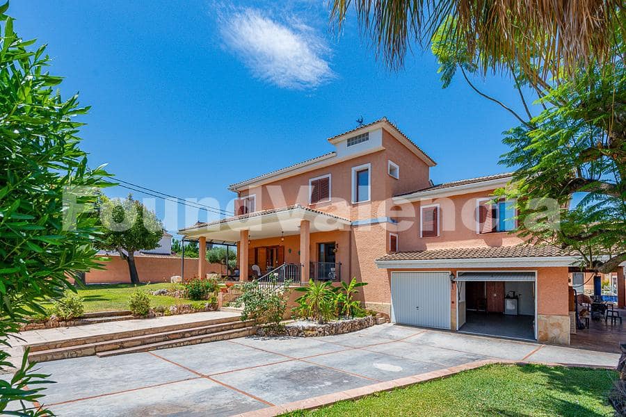 6 chambre Villa/Maison à vendre à Riba-roja de Turia avec piscine garage - 790 000 € (Ref: 9952006)