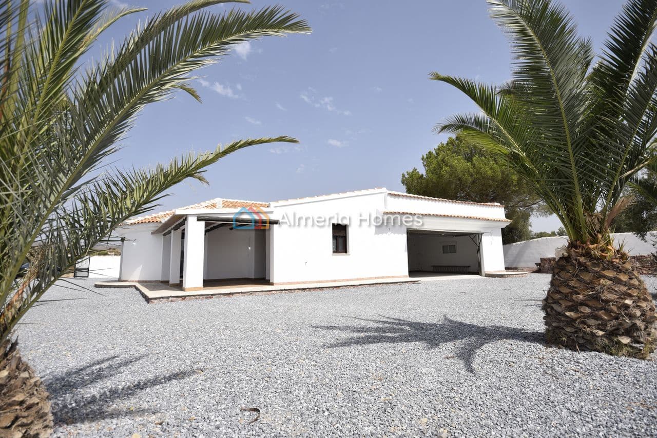 2 bedroom Villa for sale in Partaloa with garage - € 359,950 (Ref: 10009614)