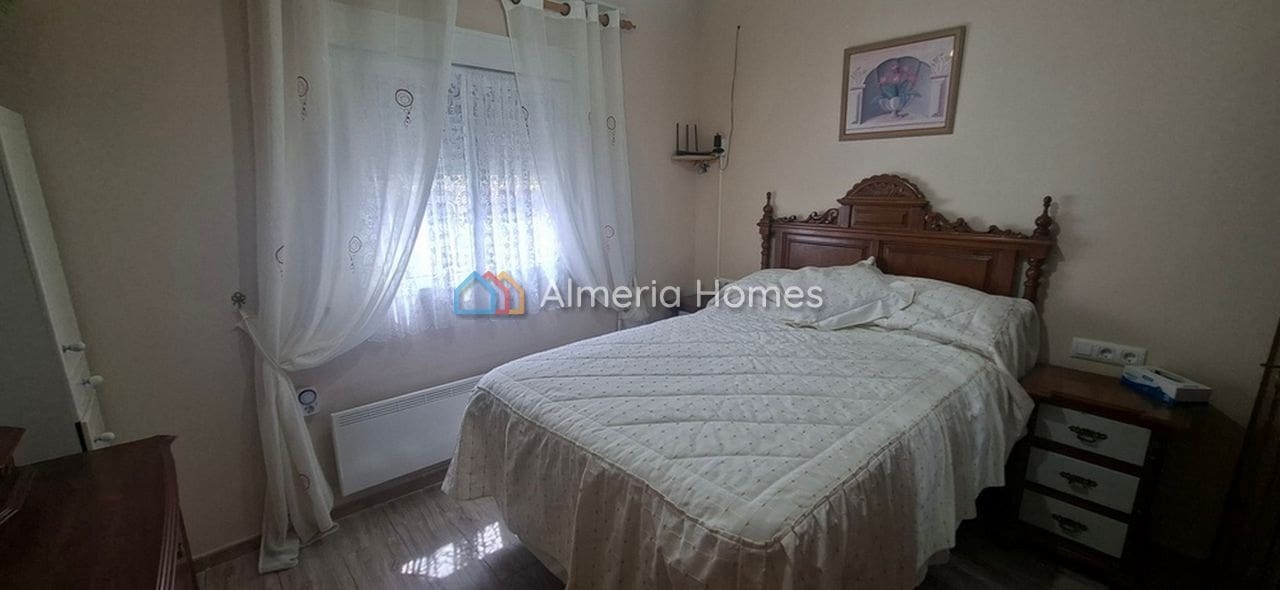 Chalet de 3 habitaciones en Arboleas en venta con piscina garaje - 255.000 € (Ref: 10021615)