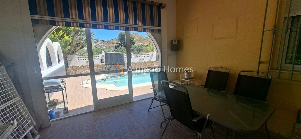 Chalet de 3 habitaciones en Arboleas en venta con piscina garaje - 255.000 € (Ref: 10021615)
