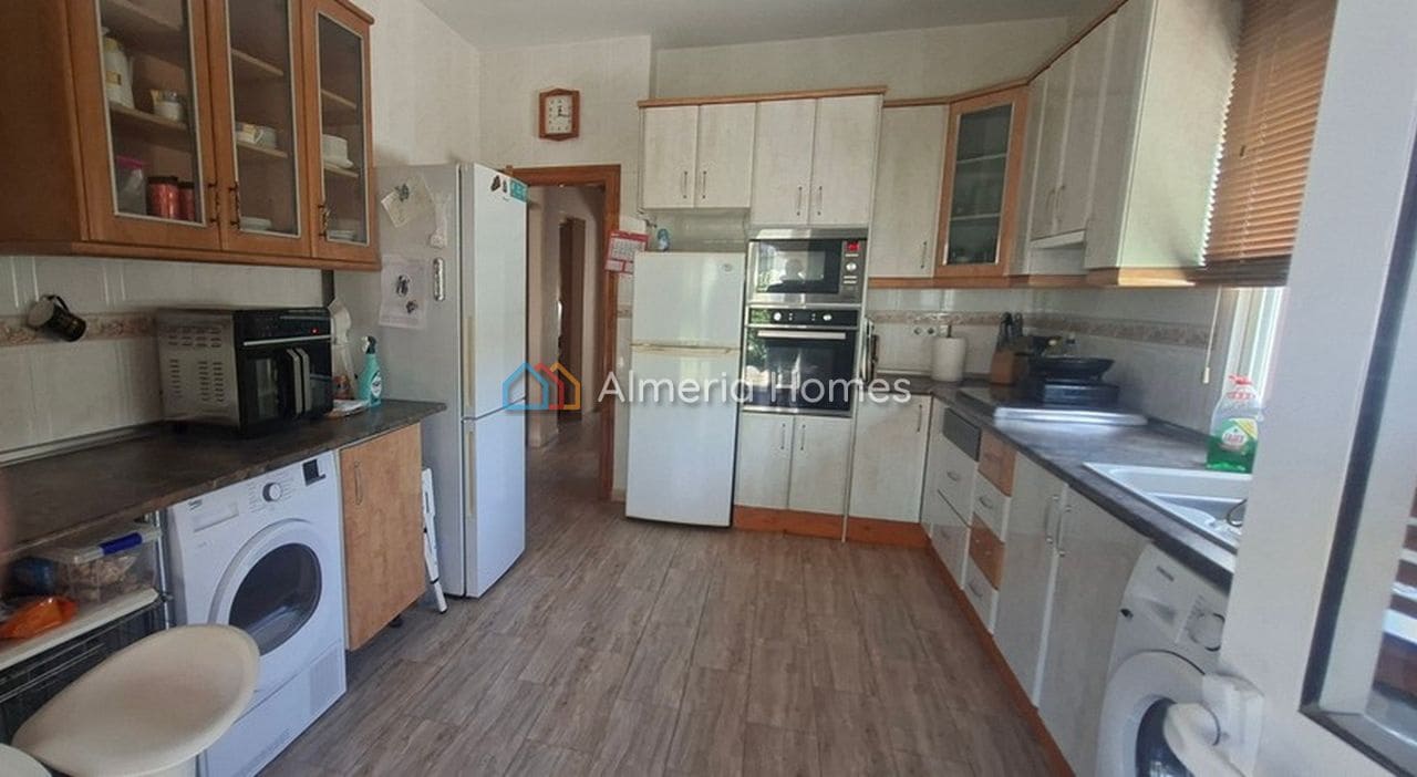 Chalet de 3 habitaciones en Arboleas en venta con piscina garaje - 255.000 € (Ref: 10021615)
