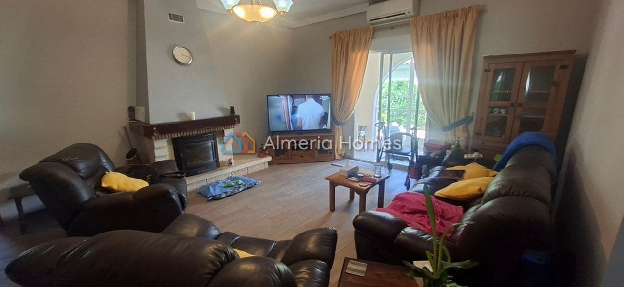Chalet de 3 habitaciones en Arboleas en venta con piscina garaje - 255.000 € (Ref: 10021615)