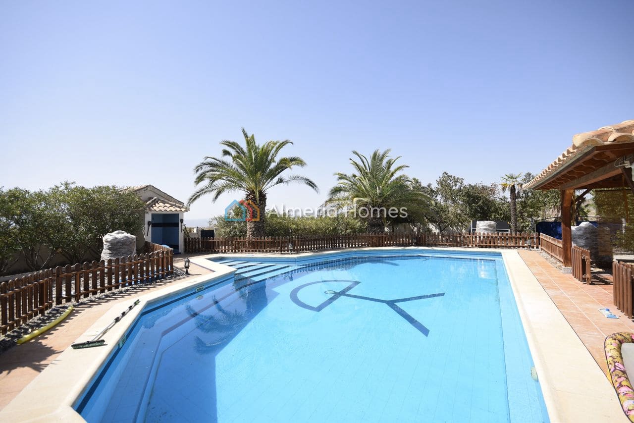 5 slaapkamer Finca/Landhuis te koop in Huercal-Overa met zwembad garage - € 485.000 (Ref: 10023080)