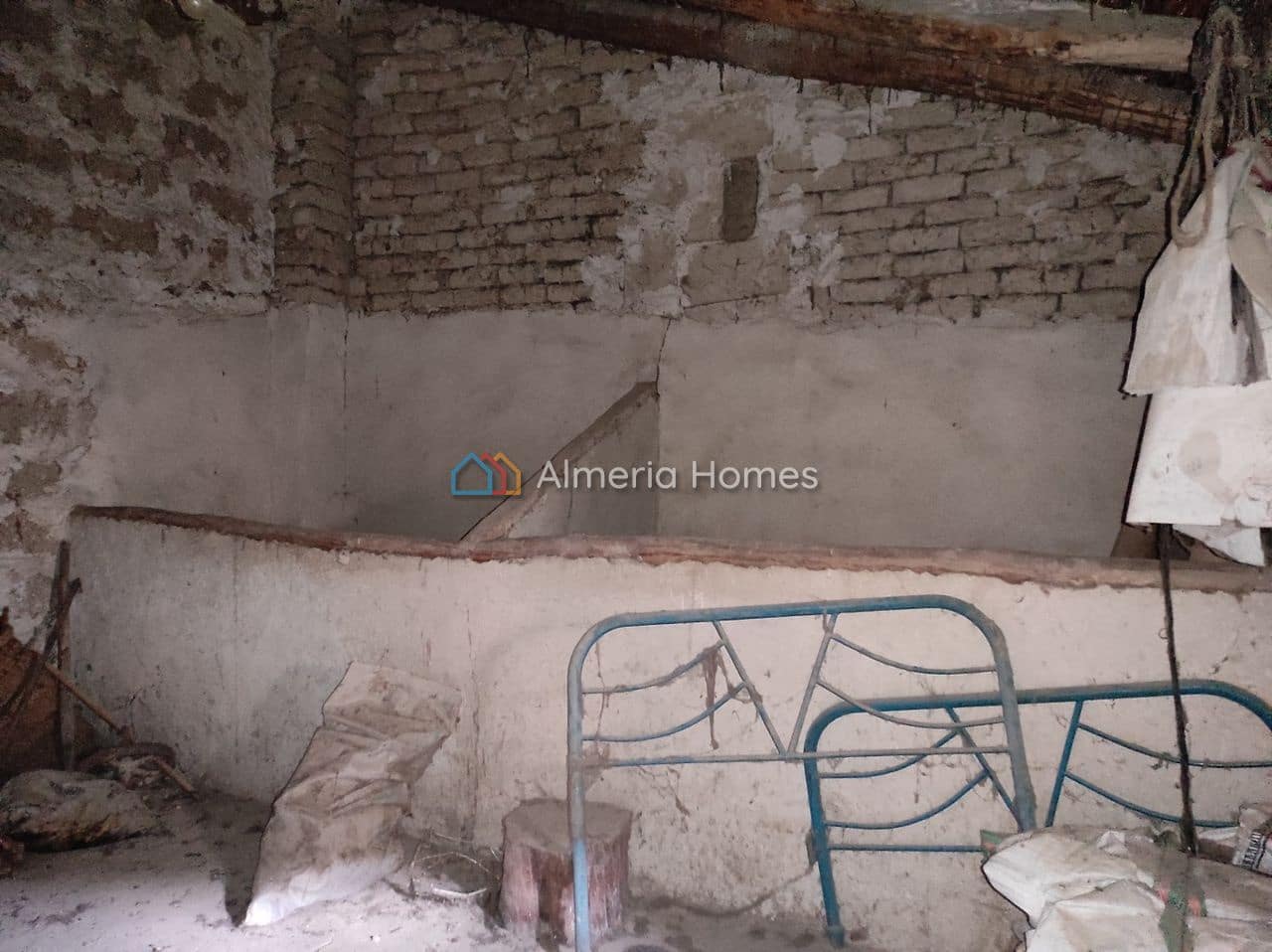 Casa de 3 habitaciones en Cortes de Baza en venta con garaje - 55.000 € (Ref: 10030972)