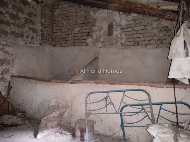 3 soverom Hus til salgs i Cortes de Baza - € 55 000 (Ref: 10030972)