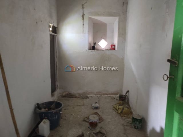 3 soverom Hus til salgs i Cortes de Baza - € 55 000 (Ref: 10030972)