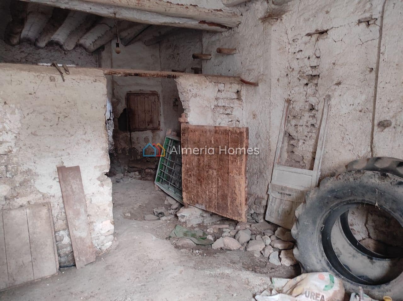 Casa de 3 habitaciones en Cortes de Baza en venta con garaje - 55.000 € (Ref: 10030972)