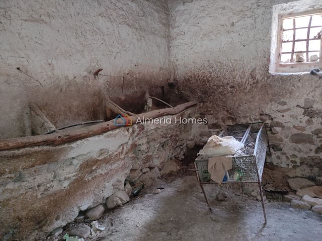 3 soverom Hus til salgs i Cortes de Baza - € 55 000 (Ref: 10030972)