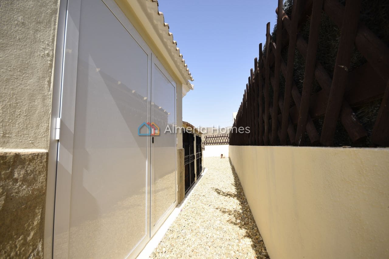 3 bedroom Villa for sale in Partaloa with pool garage - € 264,995 (Ref: 10041800)